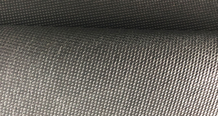 rouleau de tissu non tiss&eacute;