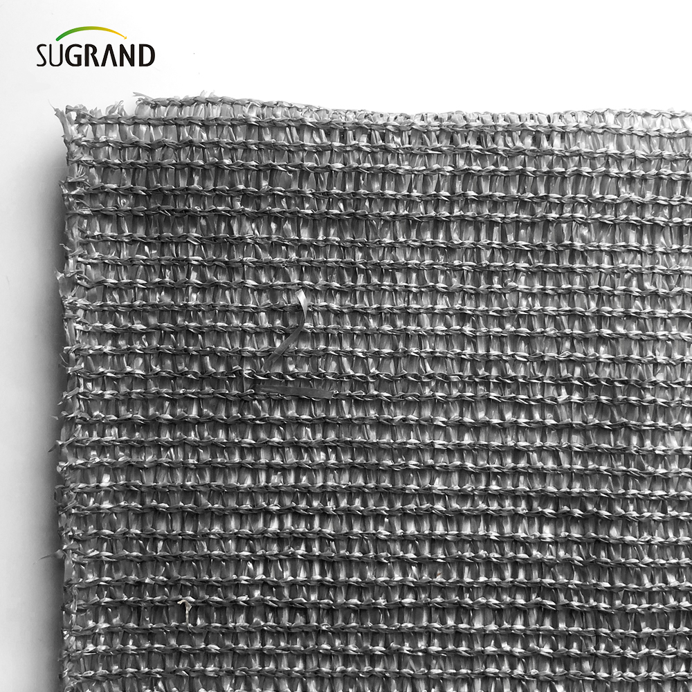 Tapis trois aiguilles de nuance noire net